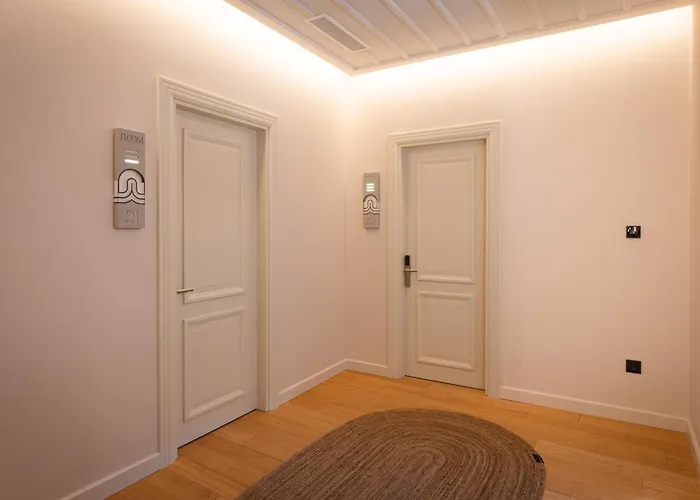 Navria By Aetoma מלון